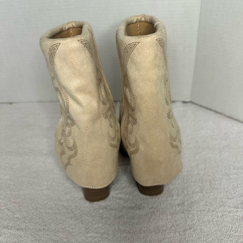 Dream Pairs Womens Fold Over Embroidered Cowgirl Boots Beige Suede Size 6 - Picture 3 of 6